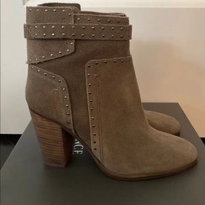 Vince Camuto Faythes 7 new velvet Dream color